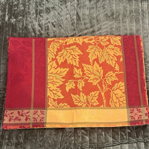 Set of 4 Autumn Leaf Patterned Placemat - Picture 8 of 9